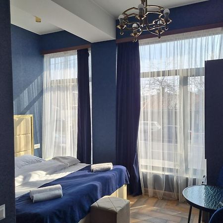 Day Inn Hotel 耶烈万 外观 照片