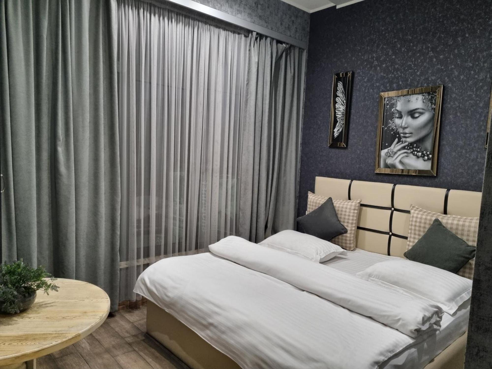 Day Inn Hotel 耶烈万 外观 照片