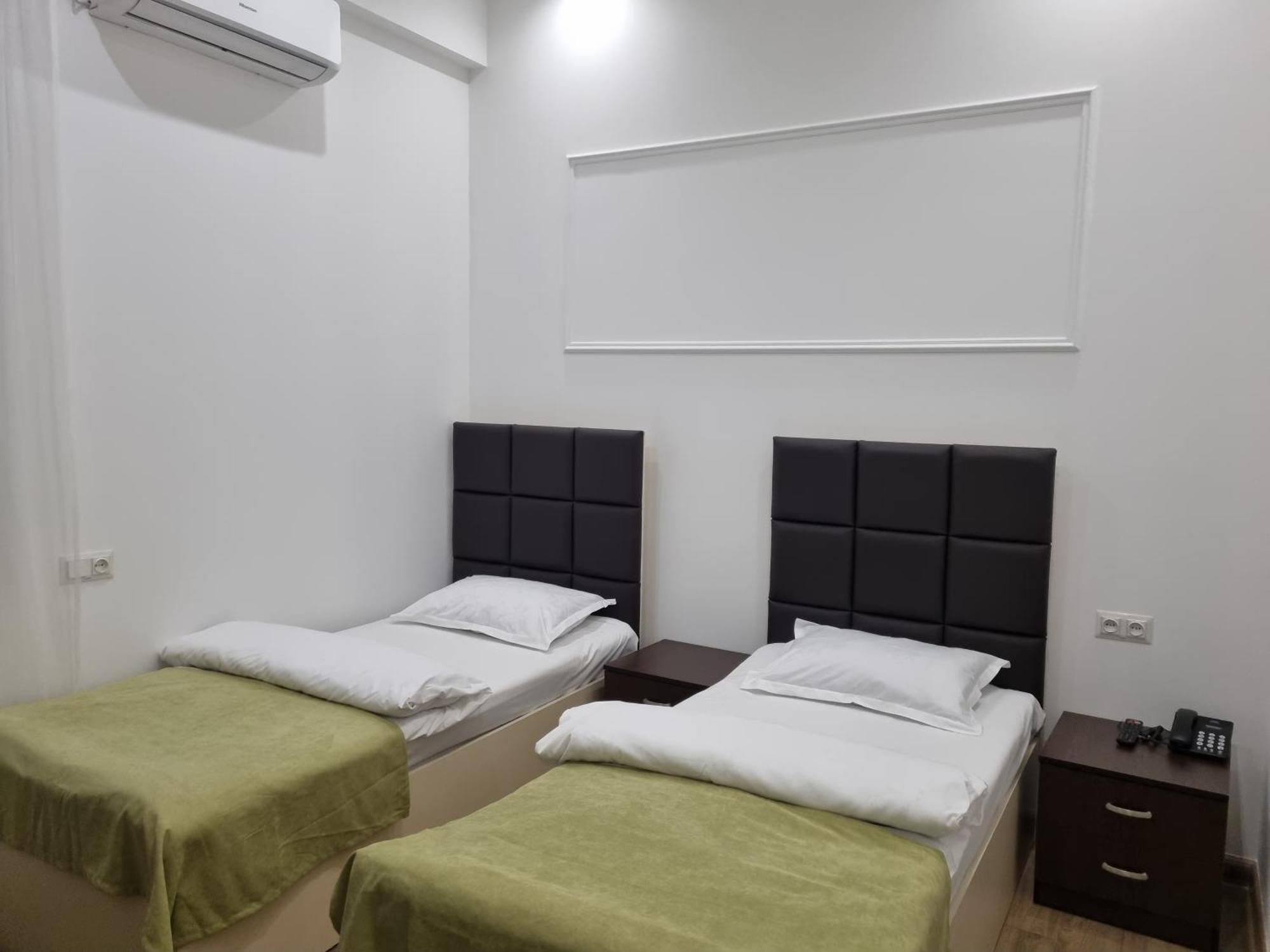 Day Inn Hotel 耶烈万 外观 照片