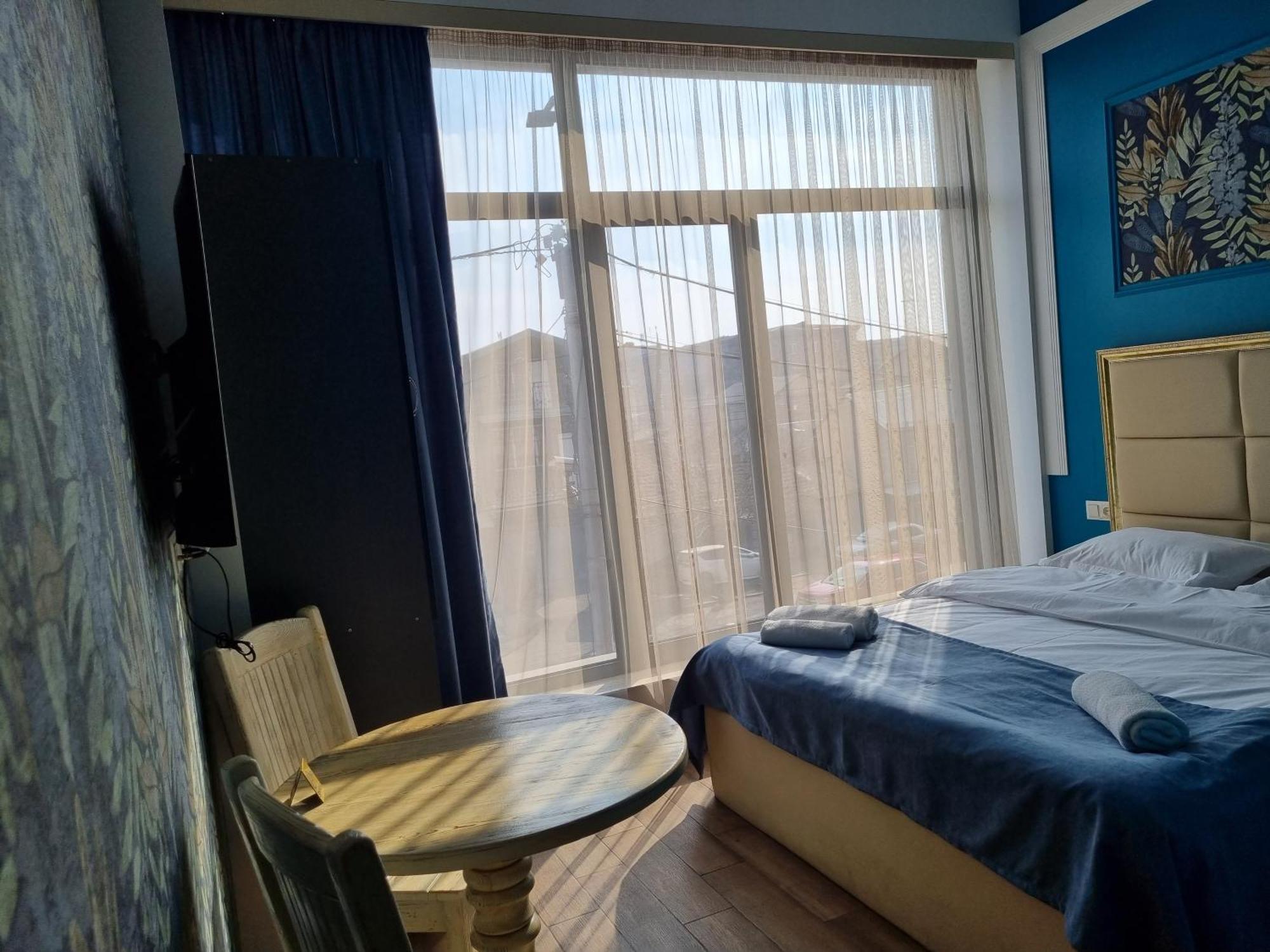 Day Inn Hotel 耶烈万 外观 照片