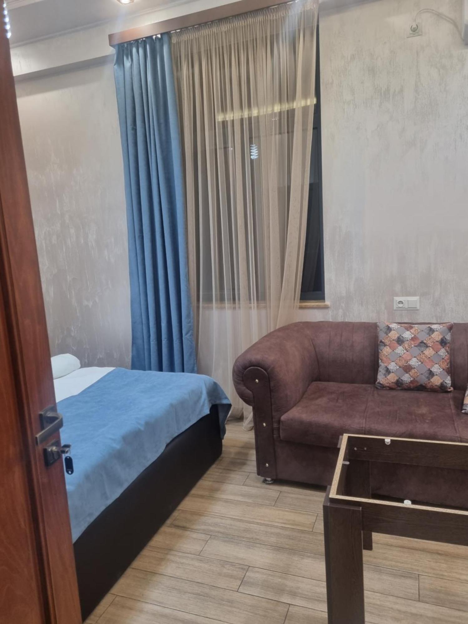 Day Inn Hotel 耶烈万 外观 照片