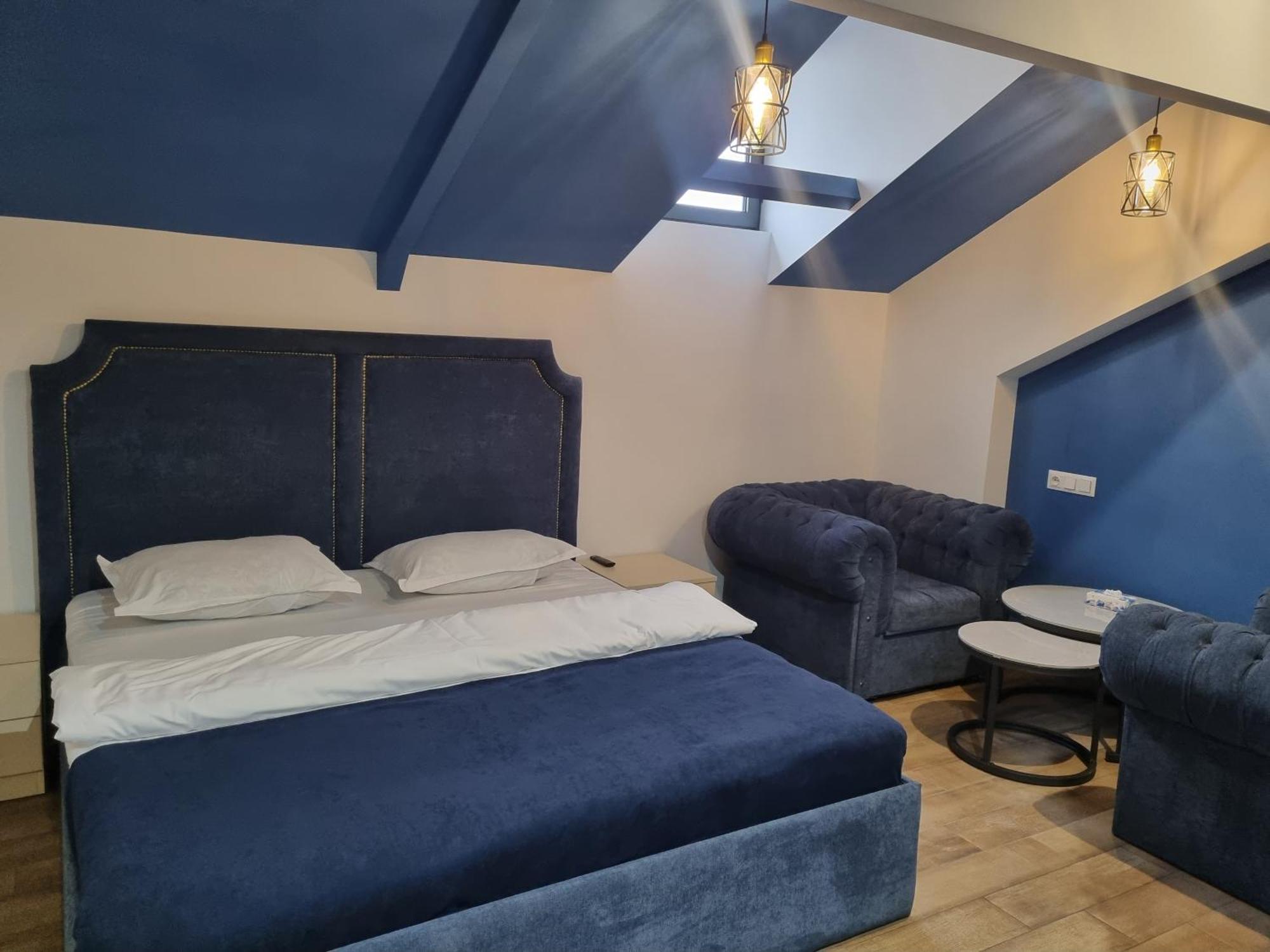Day Inn Hotel 耶烈万 外观 照片