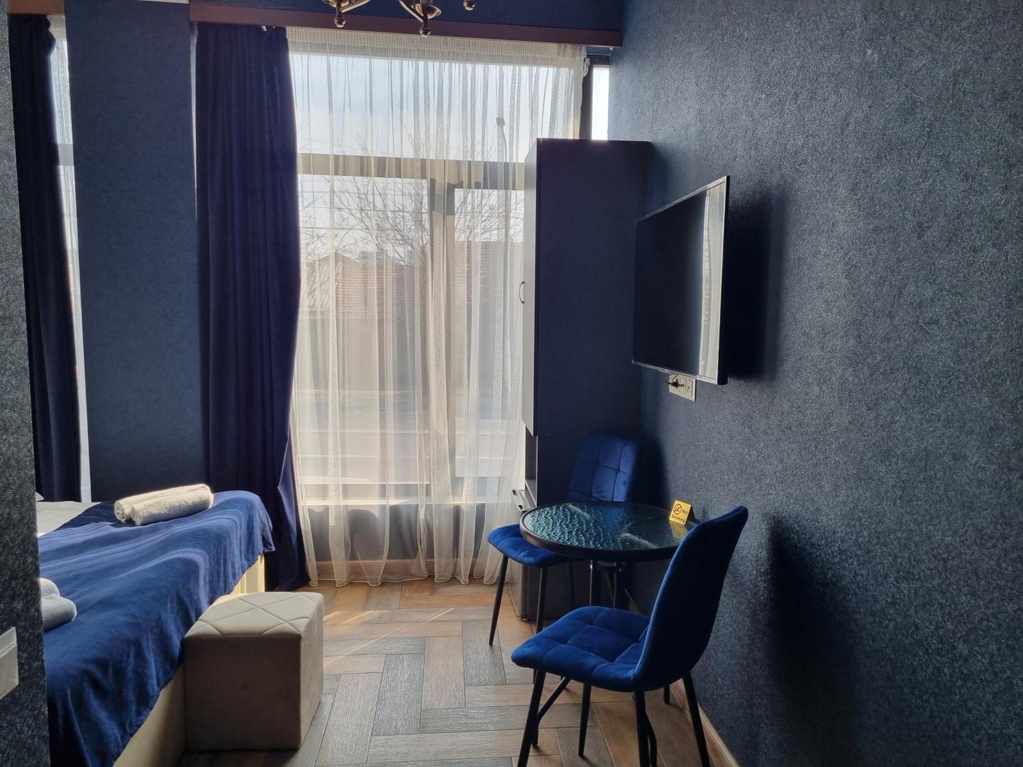 Day Inn Hotel 耶烈万 外观 照片