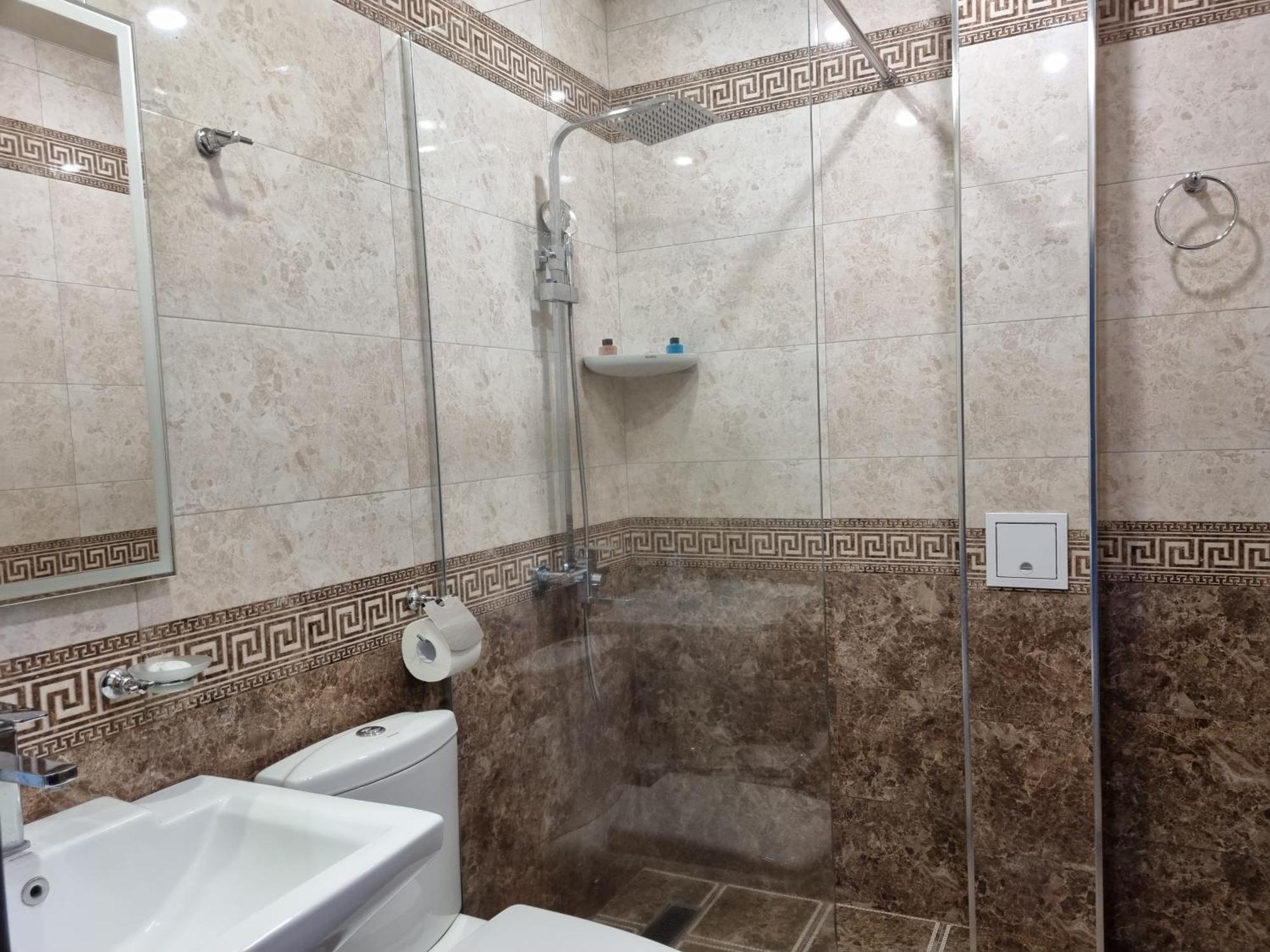 Day Inn Hotel 耶烈万 外观 照片