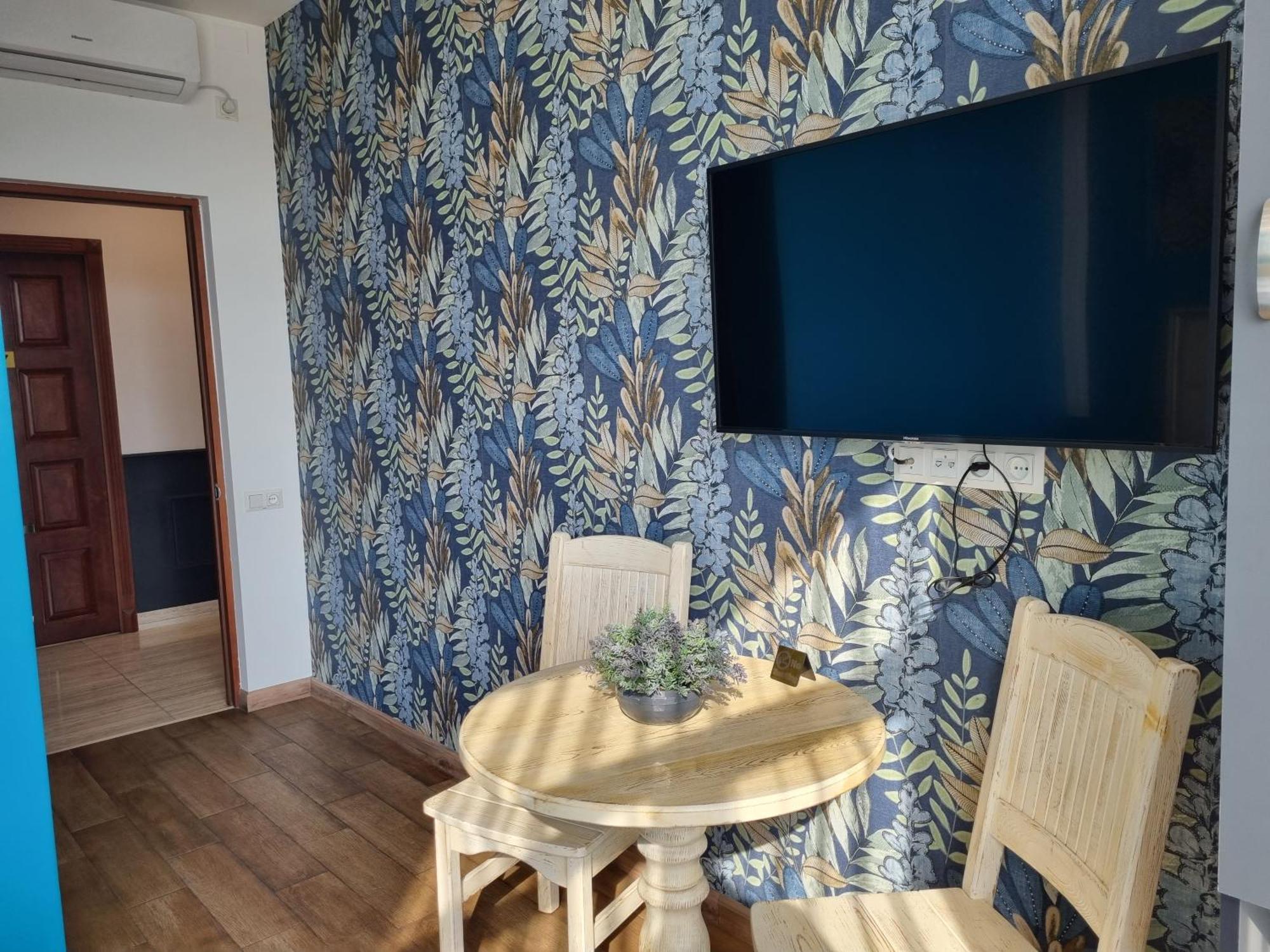 Day Inn Hotel 耶烈万 外观 照片